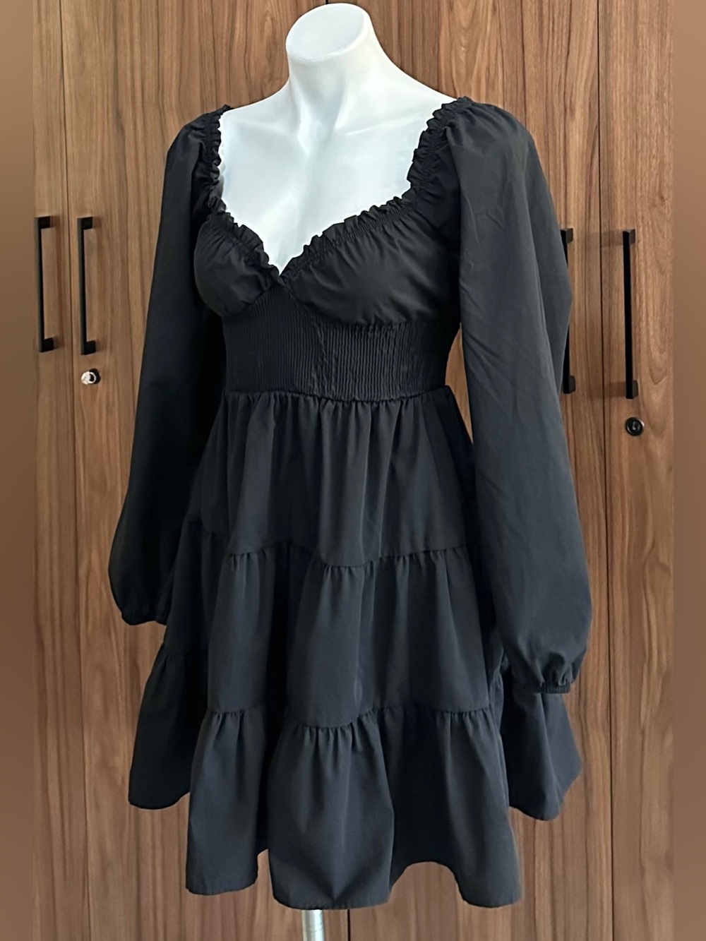 Justify Black Long-Sleeve Tiered Mini Dress Size Large